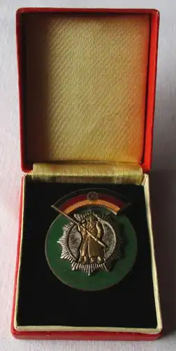 DDR Ordres honorifique de la Police populaire allemande Bartel 121 c/2 (155482)