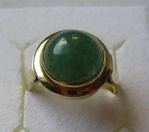 Charmante bague en or 585 avec élégante pierre verte (125785)