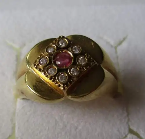 bague élégante en or 750 avec 8 petits diamants et rubis (125958)