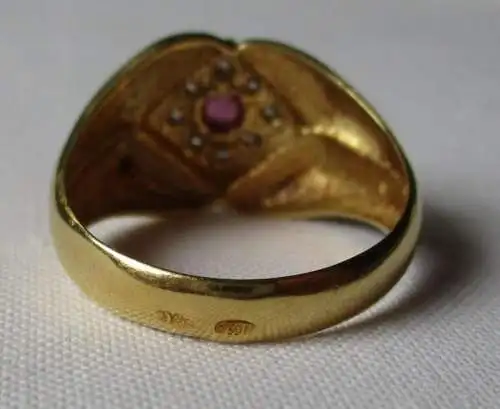 bague élégante en or 750 avec 8 petits diamants et rubis (125958)