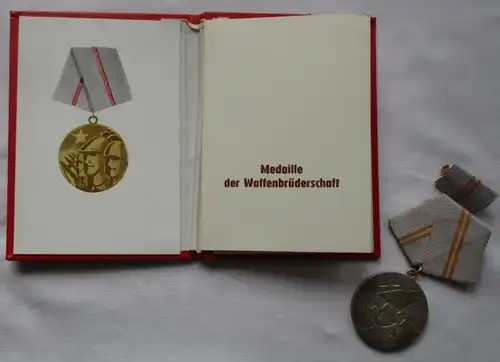 DDR Nachlass Urkunden & Orden Zollverwaltung Zollkommissar Oberleutnant (101694)