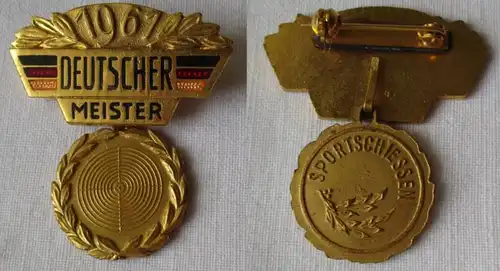 DDR Abzeichen Sport Deutscher Meister 1961 im Sportschießen (130290)