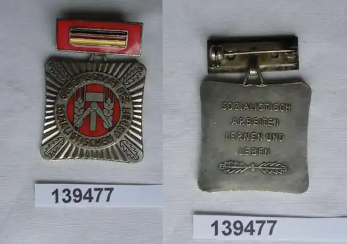 DDR Abzeichen Orden Gemeinschaft der sozialistischen Arbeit Ehrentitel (139477)