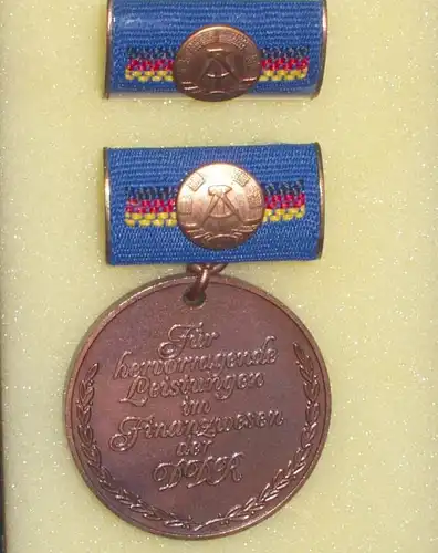 DDR Medaille für hervorr. Leist. Finanzwesen in Bronze (BN5409)