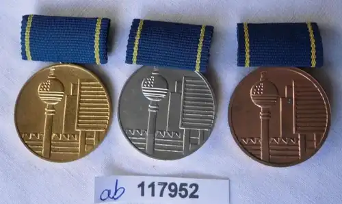 3 x DDR Medaillen für Leistungen im Bauwesen Gold Silber Bronze (117952)