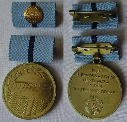Médaille DDR pour les performances exceptionnelles de l'eau dans l ' étui (119979)