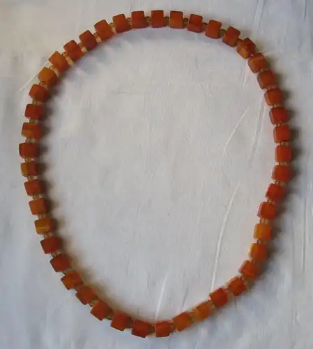 vieux Bakelit chaîne en plastique ambre en cube - forme d'environ 67 cm de long (129475)