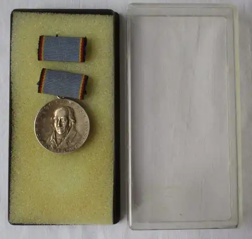 DDR rare Ordre Wilhelm Christoph Hufeland médaille d'argent dans l'Etui (13304)