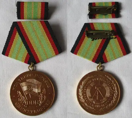 Médaille de services fidèles dans les troupes frontalières de la RDA Gold Bartel 284c (153908)