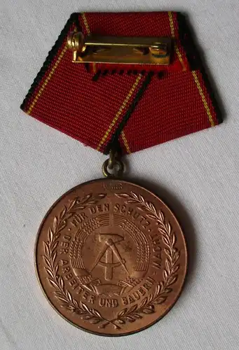 DDR Verdienstmedaille der NVA Nationale Volksarmee in Bronze MUSTER (119376)