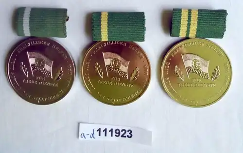 3x DDR Medaillen Schutz der Staatsgrenze für 15,25 & 30 Jahre im Etui (111923)