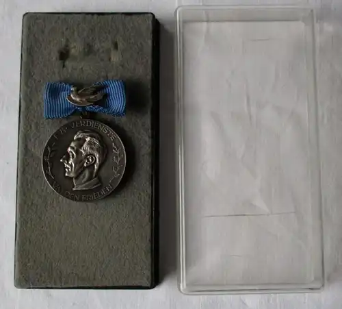 DDR Médaille Mademoiselle allemande pour la paix Conseil de paix de la RDA FR 900 AG (136299)