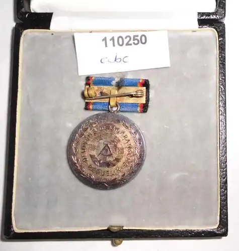 Médaille DDR Hufeland en argent dans l'Etui (110250)