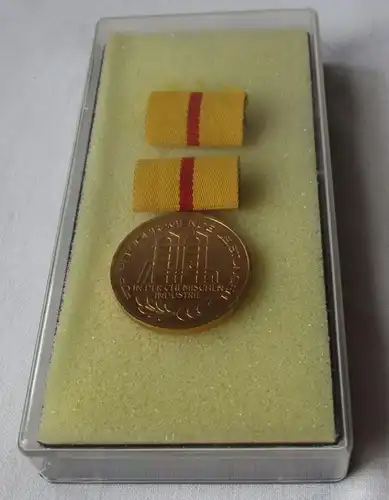 DDR Medaille für hervorragende Leistungen Chemische Industrie im Etui (119682)