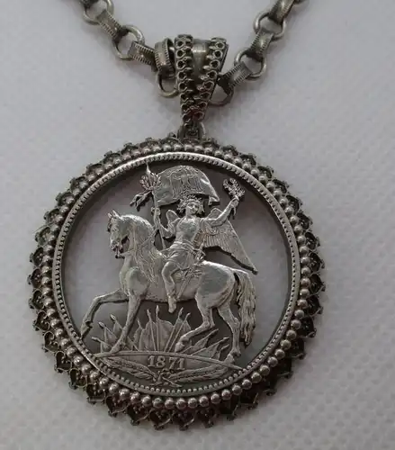 wunderbare Kette 900er Silber mit gefasstem Siegestaler Sachsen 1871 (110508)