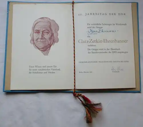 DDR Clara Zetkin Ehrenbanner + Urkunde 1989 "Olga Benario" Calau DFD (110252)