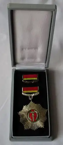 DDR alter Vaterländischer Verdienstorden in Silber im Original Etui 4c (134803)