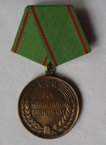 DDR Médaille pour le service frontalier exemplaire 1954 Numéro de délivrance 1962 (126014)