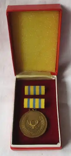 DDR Verdienstmedaille der Deutschen Post Gold Bartel 233 b (114984)