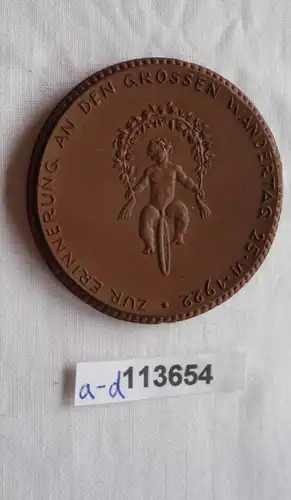 Porzellan Medaille zur Erinnerung an den grossen Wandertag 25. VI.1922 (113654)