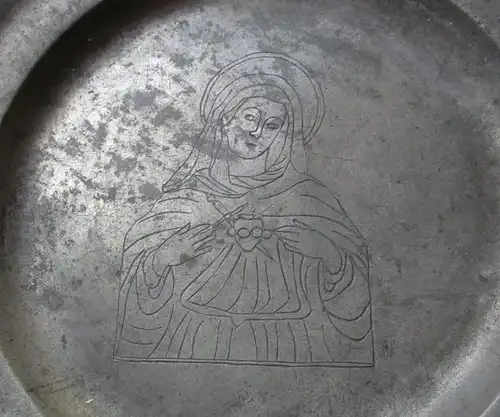 grande assiette antique avec l'image de Sainte Marie Initiales MS (142512)