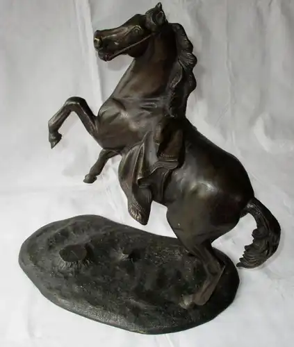 vieux personnage en bronze sculpture cheval sur arbres avec chiffon 8,3 kg 37 cm hauteur (114179)