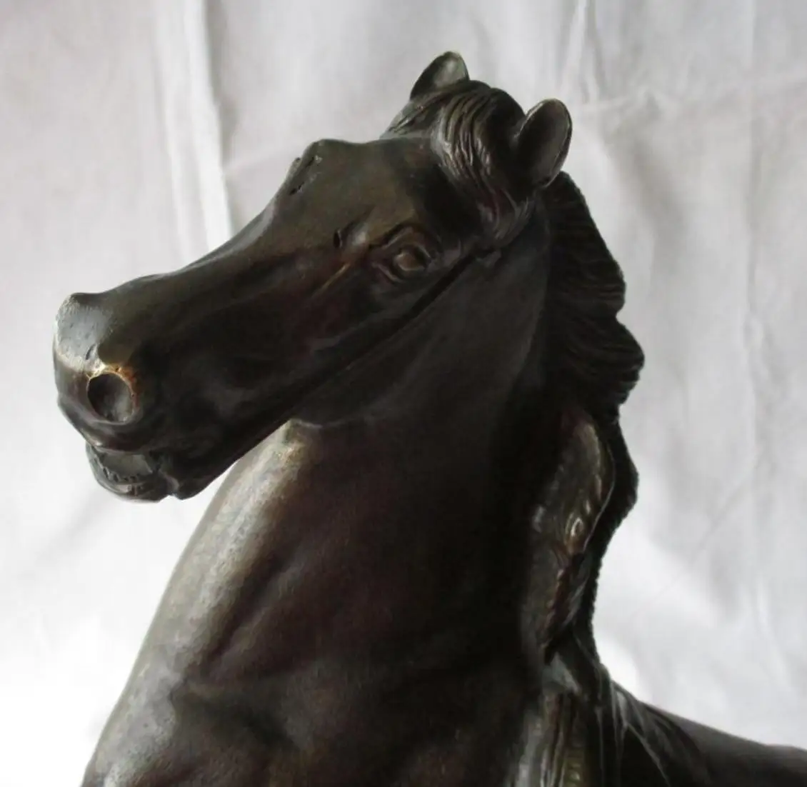alte Bronzefigur Skulptur aufbäumendes Pferd mit Tuch 8,3kg 37 cm Höhe (114179) 2