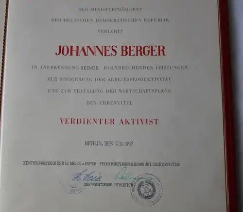 DDR Certificat + Dossier d'acte activiste mérité Oct. 1959 Bartel 54 d (125449)