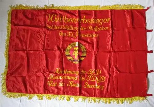 seltene DDR Fahne SED Kreisleitung Rat des Kreises Sternberg (109653)