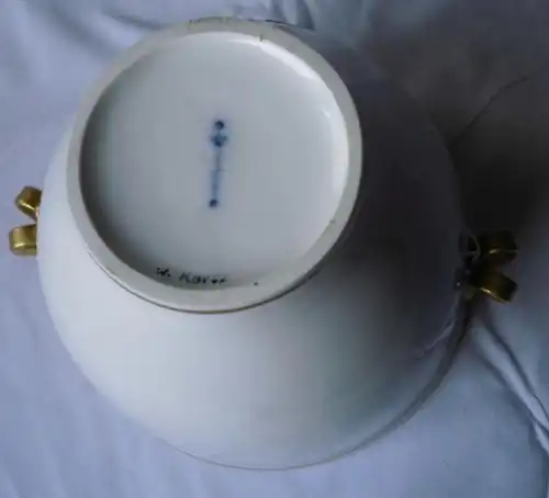 belle bol de porcelaine KPM anse W.A.Mozart avec décoration en or (111852)