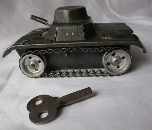 seltener Blechspielzeug Panzer Firma Gama mit Schlüsselaufzug um 1940 (126225)