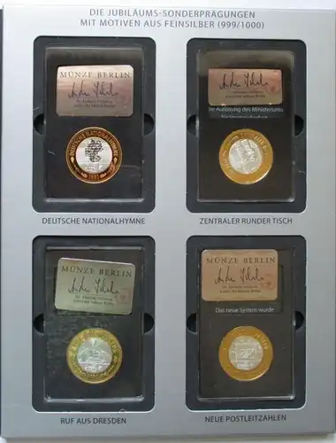 2 classettes 25 ans Unité allemande 24 médailles d'argent 24K or (130036)