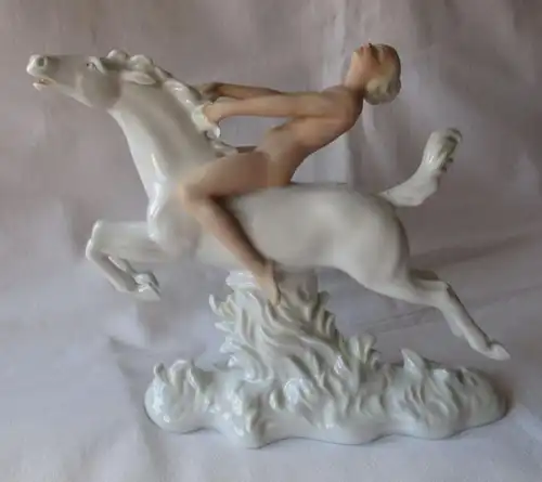 Schaubach Art érotique Figure acte femme sur cheval blanc H 16 cm (114523)