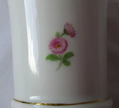 MEISSEN Prachtvolle VASE Blumenbukett & Gold, Höhe 9,5 cm 1. Wahl (109431)