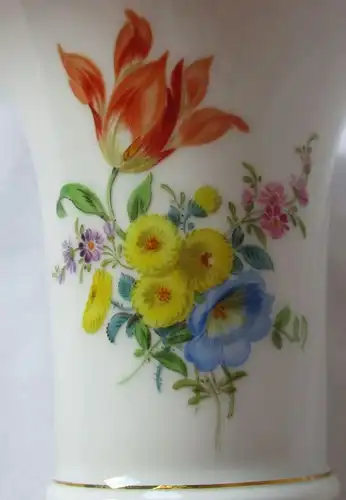 MEISSEN Prachtvolle VASE Blumenbukett & Gold, Höhe 9,5 cm 1. Wahl (109431)