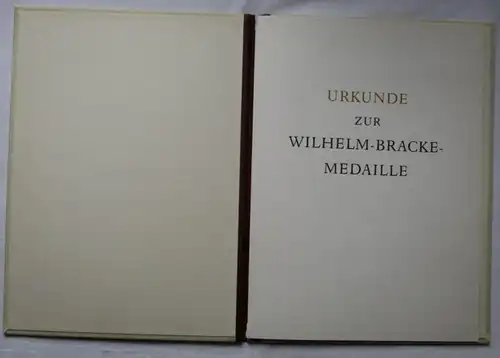 DDR Urkunde Wilhelm-Bracke-Medaille Silber Börsenverein Leipzig 1985 (122752)