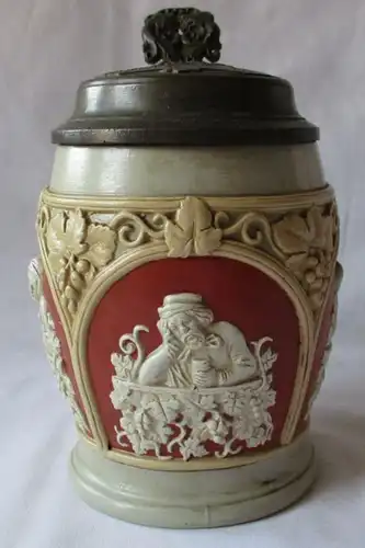 schöner 1/2 l Mettlach 0,5 l Relief Bierkrug Nr. 1266 Zechszenen 1886 (125018)