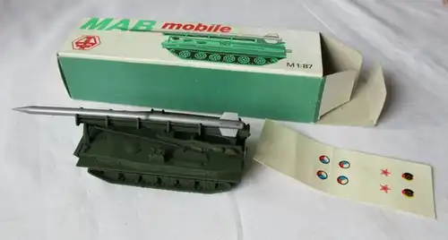 Konvolut DDR Modell Fahrzeuge VEB Berlinplast MAB mobile + 2 Soldaten (142591)