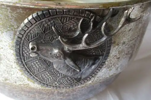 grand vieux Bowle en métal avec des motifs de chasse cerf et chien (132472)