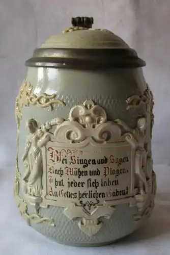 Belle 1/2 l Mettlach 0,5 l en relief Bière cruche no 1370 "Chez Singen ..." (128755)