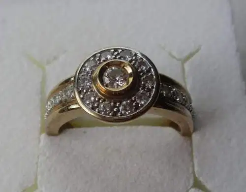 hochwertiger 585er Gold Ring mit 20 Diamanten besetzt ~ 0,7 Karat (126429)