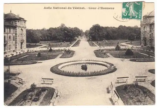 CPA Le Vésinet, Asile National du Véinett, Cour d'Honneur, gel.