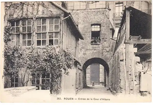 CPA Rouen, Entree de la Cour d'Albane, gel.