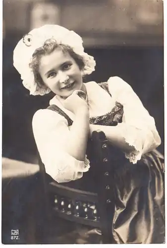 CPA Junge Frau in landesüblicher Tracht, gel. 1906