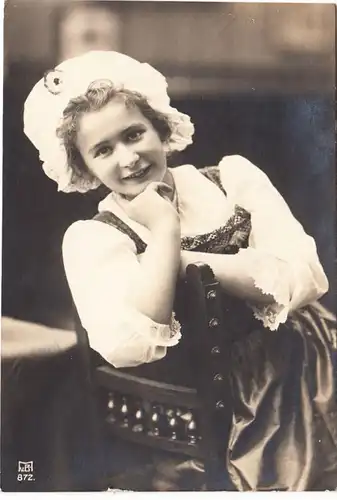 CPA Junge Frau in landesüblicher Tracht, gel. 1906