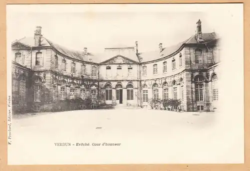 CPA Verdun, Eveche, Cour Honneur, uns.