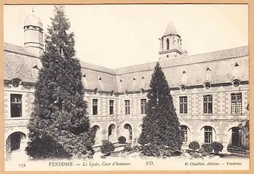 CPA Vendome, Le Lycee, Cour d'honneur, ohne.