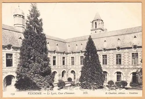 CPA Vendome, Le Lycee, Cour d'honneur, ungel.