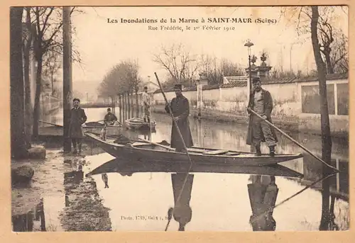 CPA Saint Maur, Les Inondation de la Marne, rue Frederic, ohn.