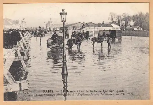 CPA Paris, Inonde, Charbonnier embourbe a l'Esplanade des Invalides, unhl.